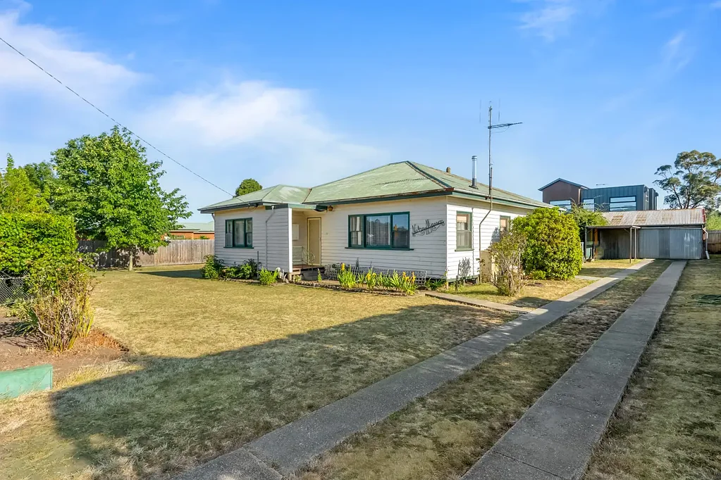 20 Howey Street, Gisborne, VIC 3437