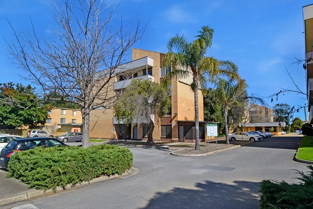 2 Bedroom Living in the Heart of Findon