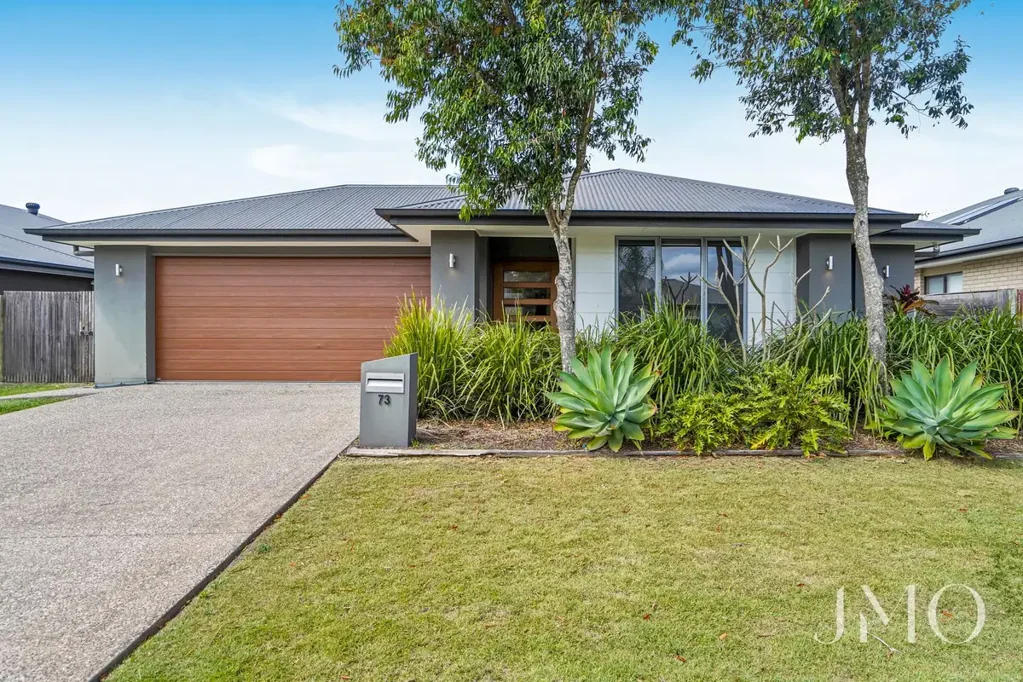 Pimpama 4Kwarto Poolside Living. Family Memories.