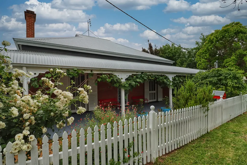 30 Lachlan Street, Cowra, NSW 2794