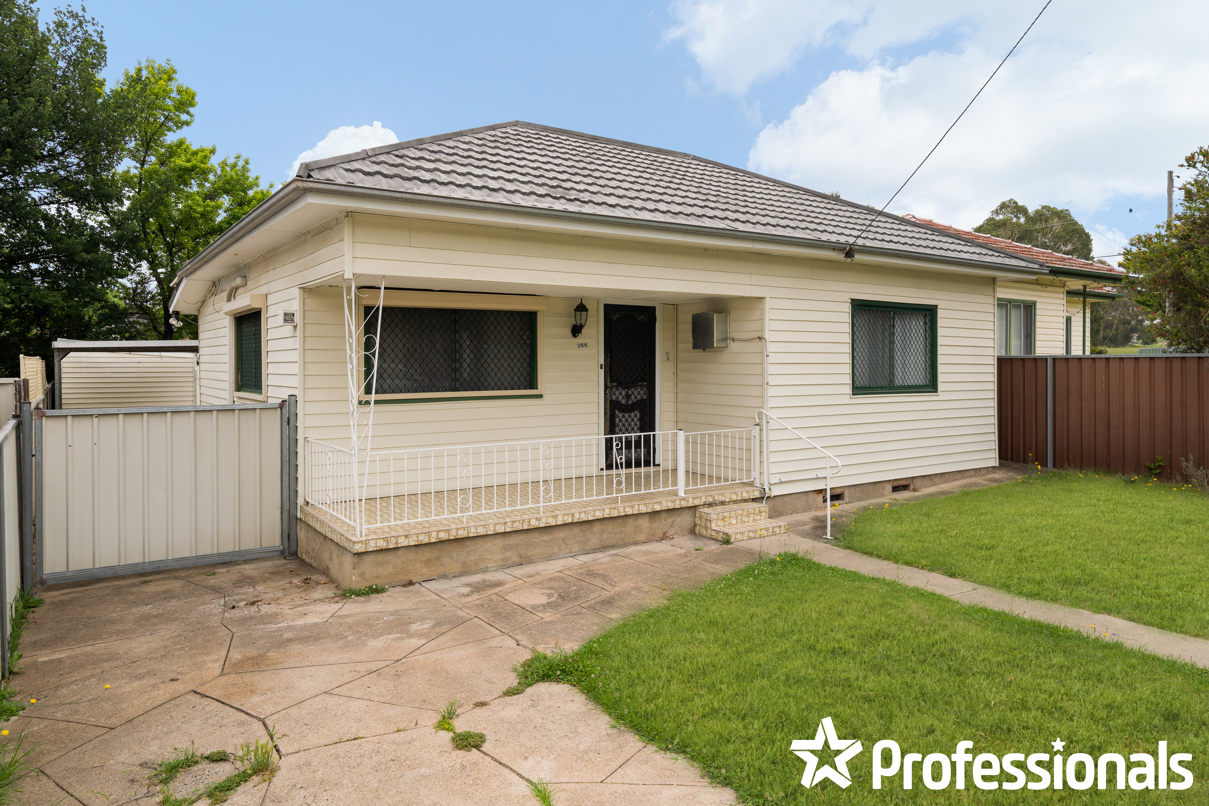 266 ROCKET ST, BATHURST NSW 2795, 0房, 0浴, House