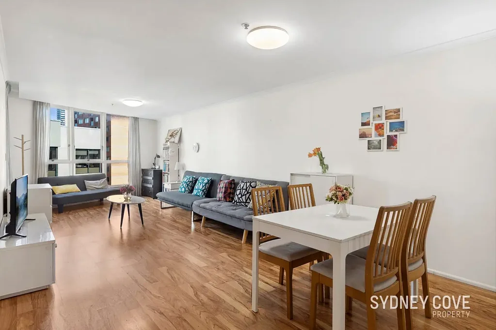 Sydney 2બેડરૂમ LOW STRATA LEVIES - LARGE CENTRALLY LOCATED APARTMENT WITH CITY VIEWS