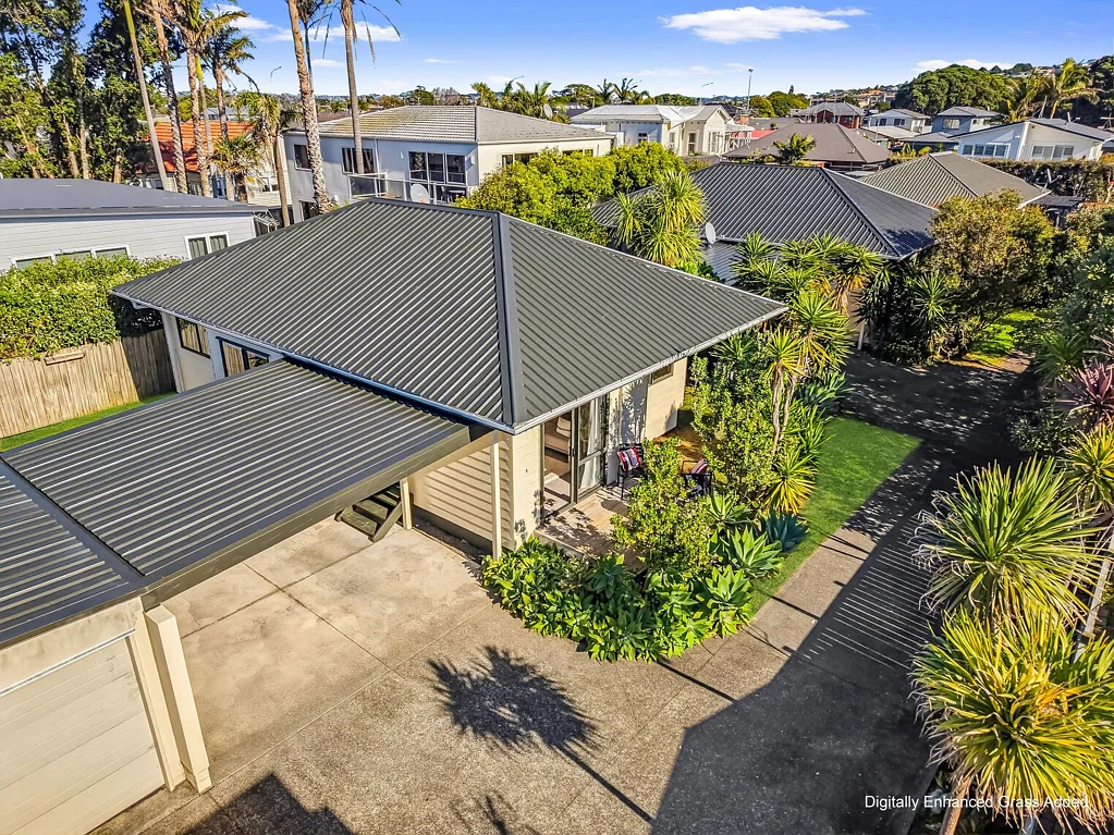 Orewa 2ห้องนอน AT THE BEACH! FIRST HOME OR LOCK-UP AND LEAVE!