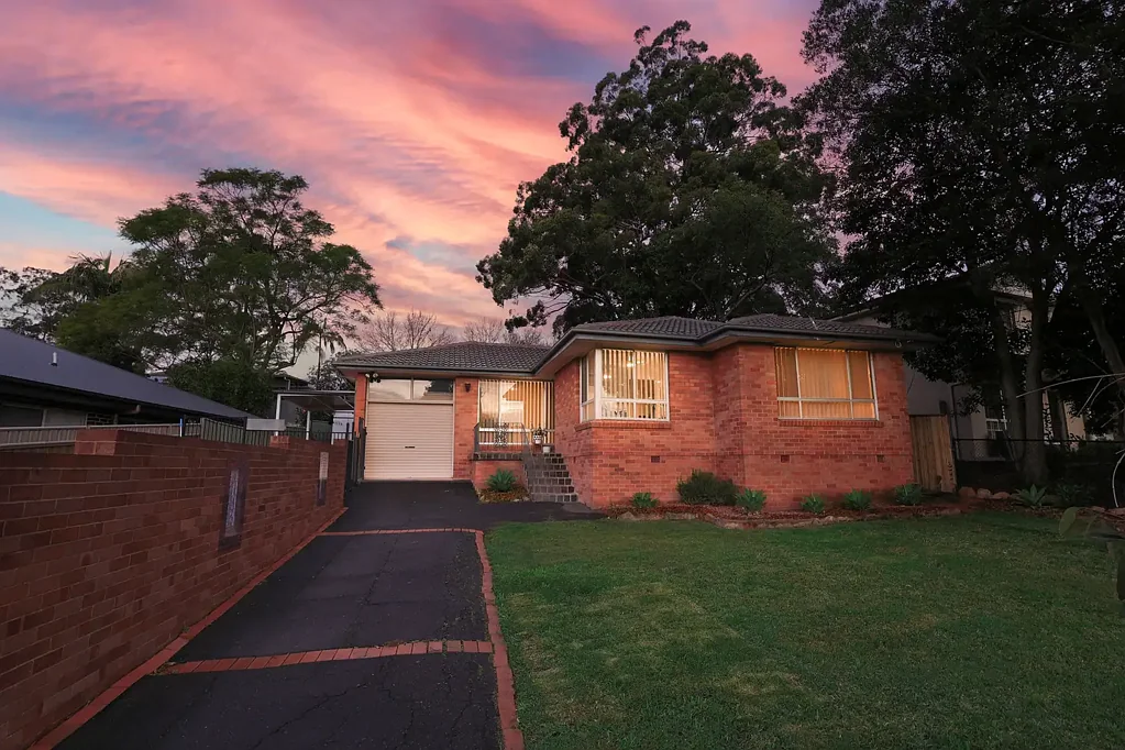 Castle Hill 4房 宽敞的家庭生活空间，位于 Castle Hill 优越地段 Spacious Family Living in a Prime Castle Hill Location