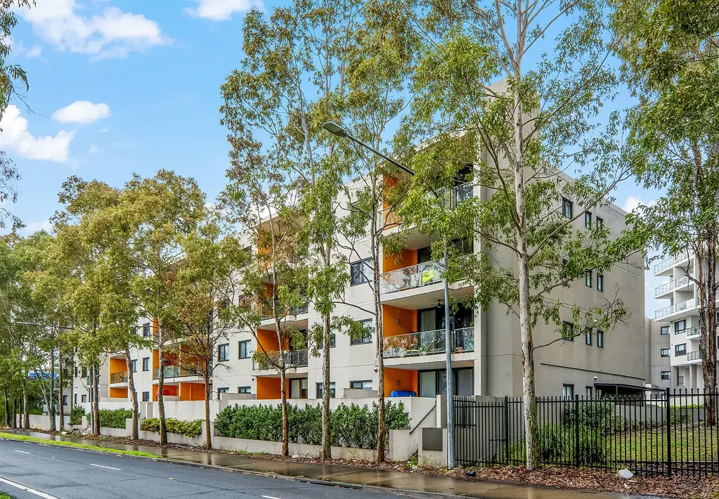 Bonnyrigg 3 Bedroom Spacious 3-Bedroom Apartment in the Heart of Bonnyrigg CBD