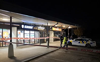 3人受伤、引发全国关注！奥克兰斧头袭击案凶手被低调遣返回中国！