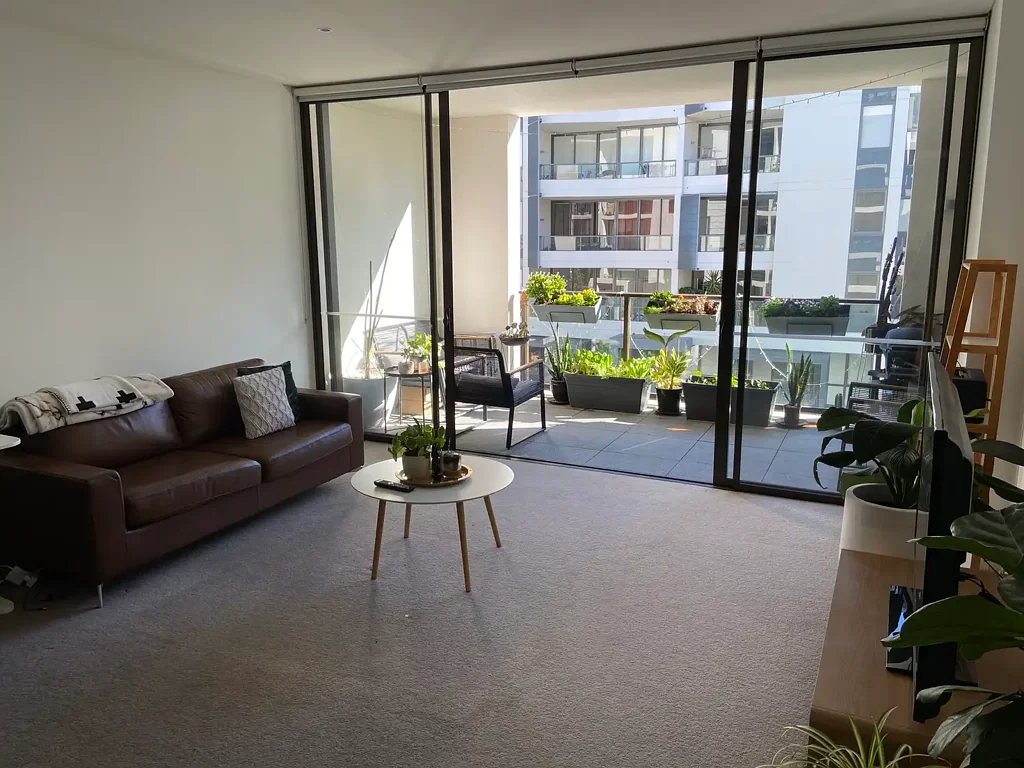 Beautifully designed Mirvac luxury 2 bedroom apartment in Harold Park for lease