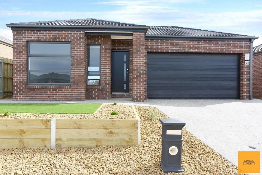 92 Claret Ash Boulevard, Harkness, VIC 3337