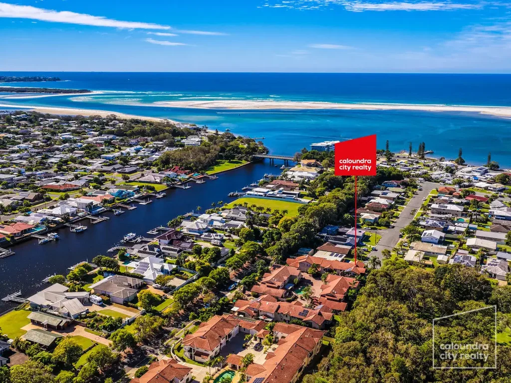 Pelican Waters 2Moenga Peaceful Unit Living with Private Reserve Outlook