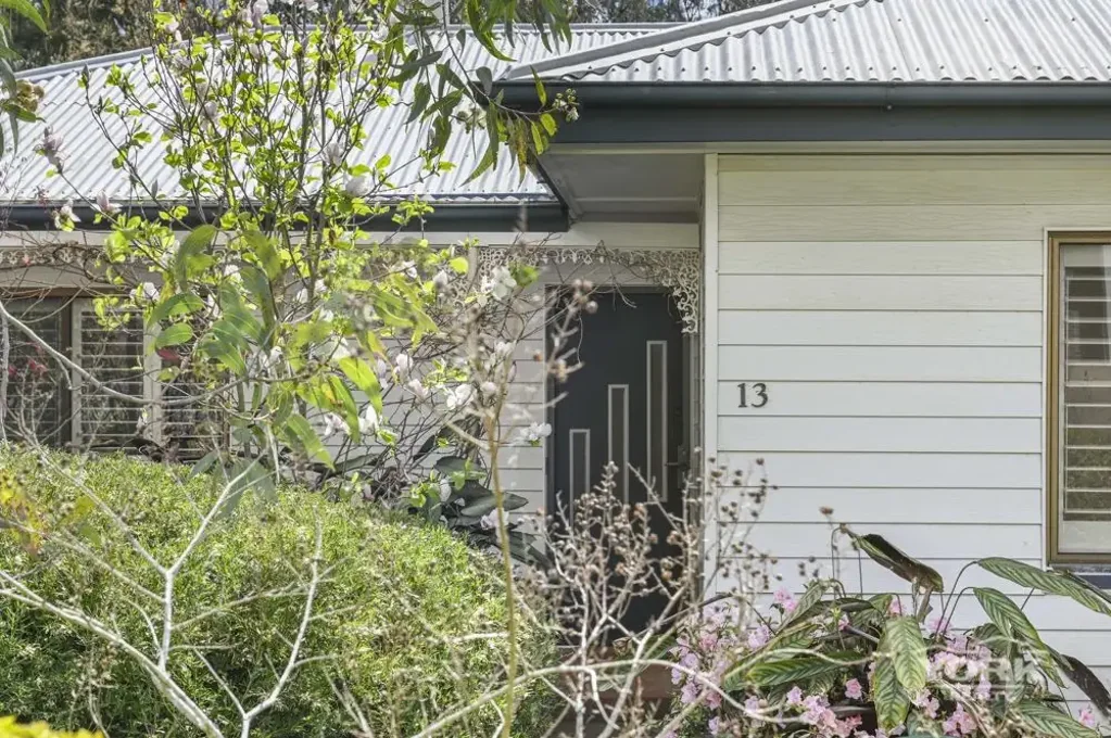 Centenary Heights 3 Bedroom Finish The Dream On 918mÂ² Backing Onto Parkland