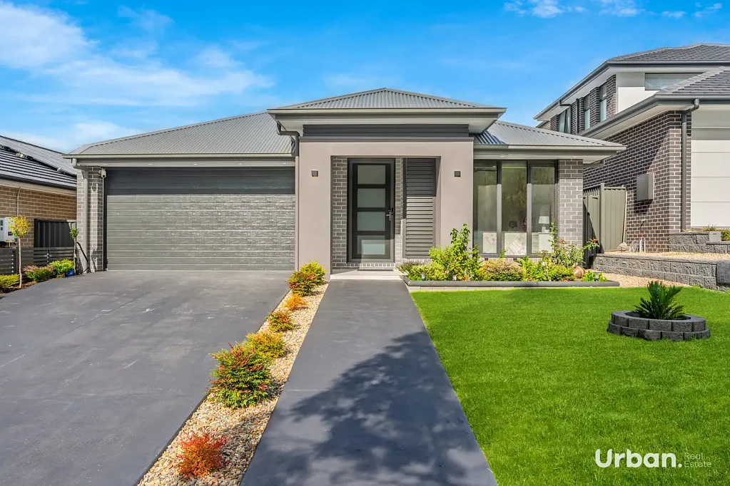 Jordan Springs 4Habitaciones Move-In Ready Family Gem with Theatre Room & Outdoor Entertaining