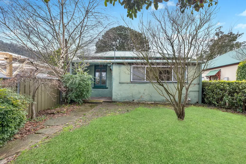 Lithgow 1 Bedroom Strong Double Brick Home with Great Potential in Morts Estate