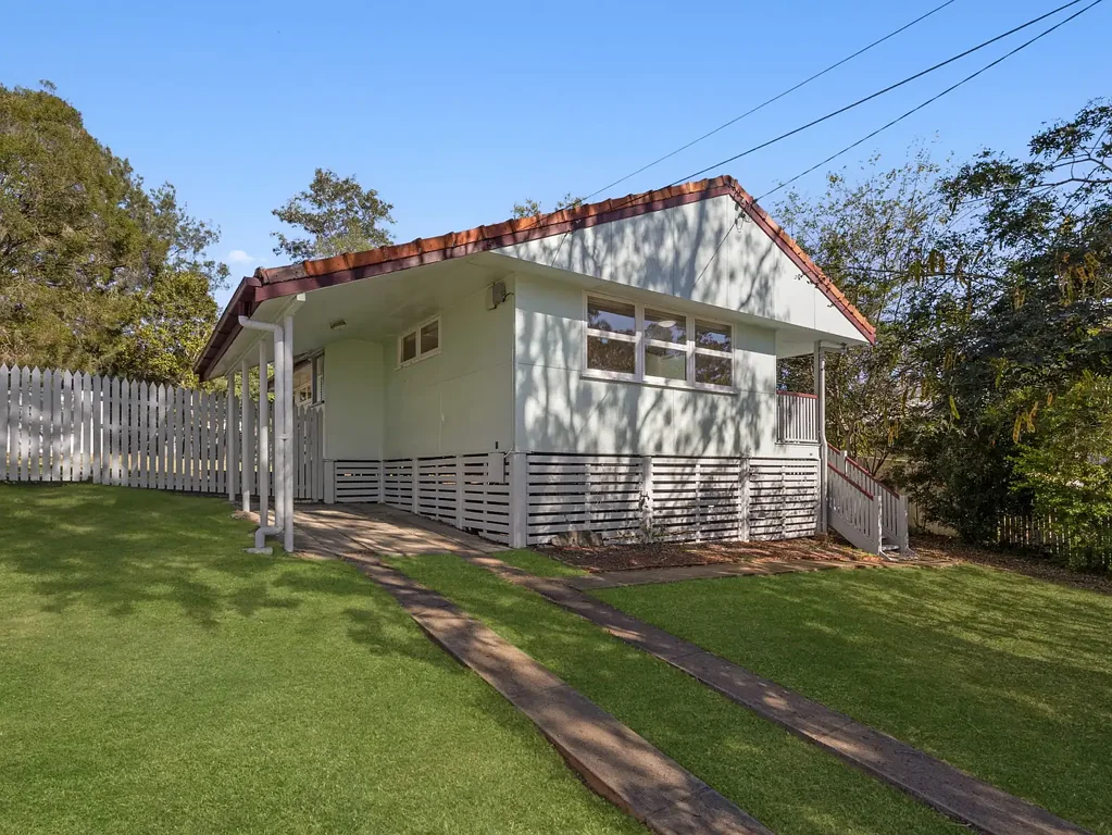 Comfortable Family Home with Plenty of Storage!