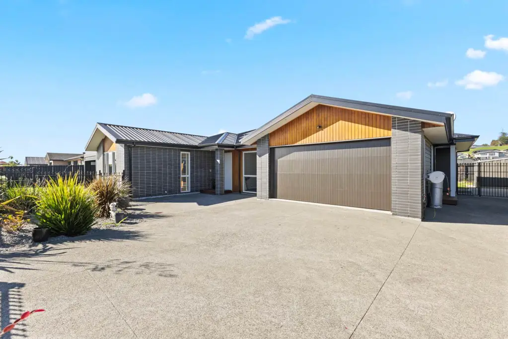 Pukekohe 5ਬੈੱਡਰੂਮ Exceptional Family Home – Space, Style & Versa...