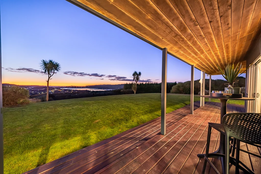 Pauatahanui 5कमरा SINGLE LEVEL SENSATION- SPACE, STYLE & INLET VIEWS