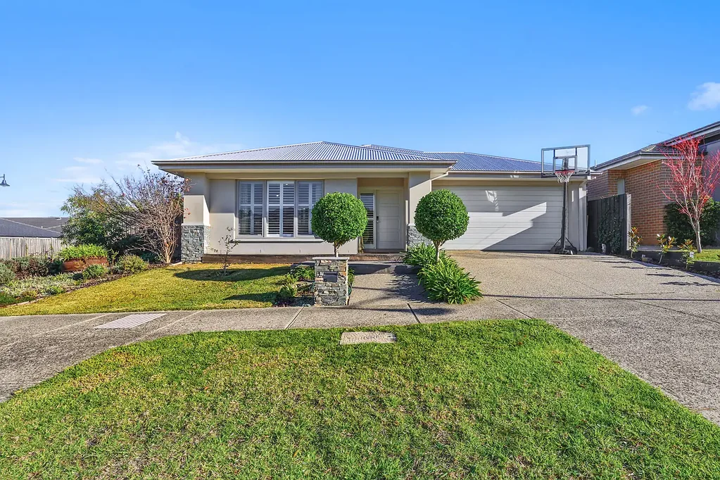 15 Goldsborough Drive, Officer, VIC 3809