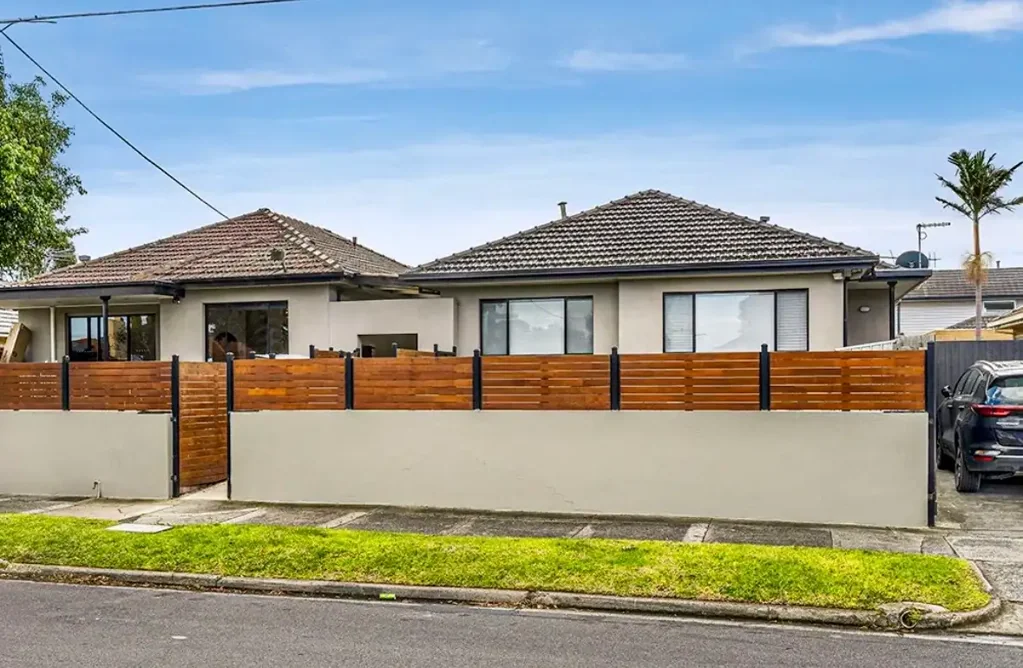 Centrally Located & Updated Unit Ready To Occupy