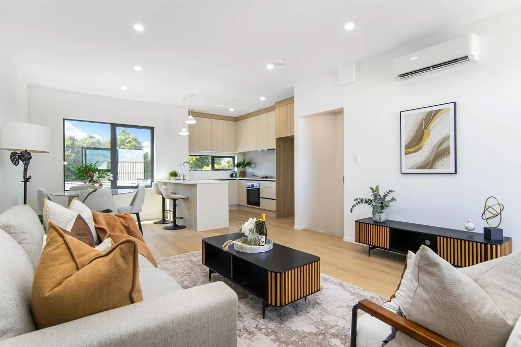 Glen Eden 3房  LIVE & WORK from Home with Workshop Space