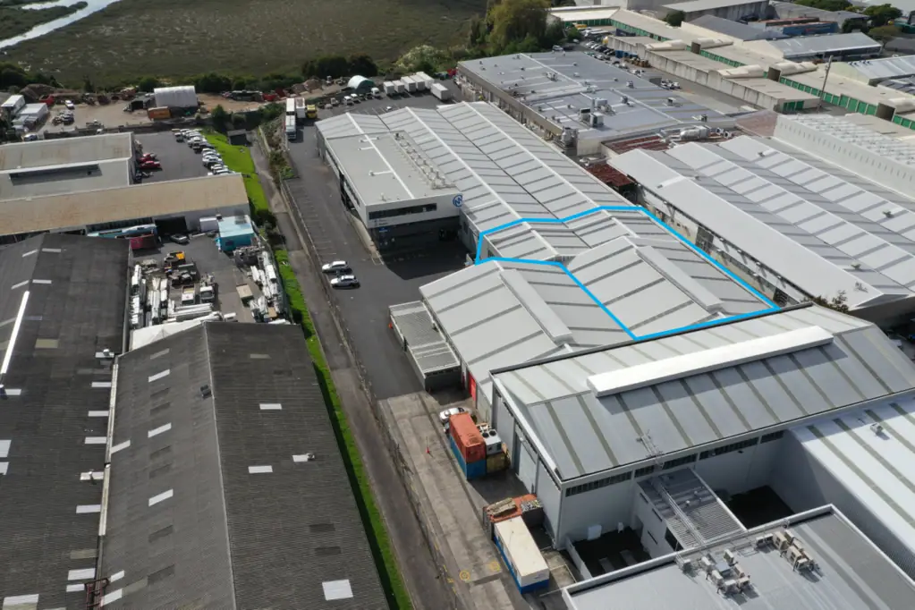 Avondale Rare 1,000m² Warehouse on Rosebank Road
