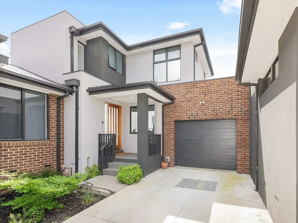 Mooroolbark 4Moenga Stylish & Spacious Townhouse – Perfect Family Living, Smart Investment