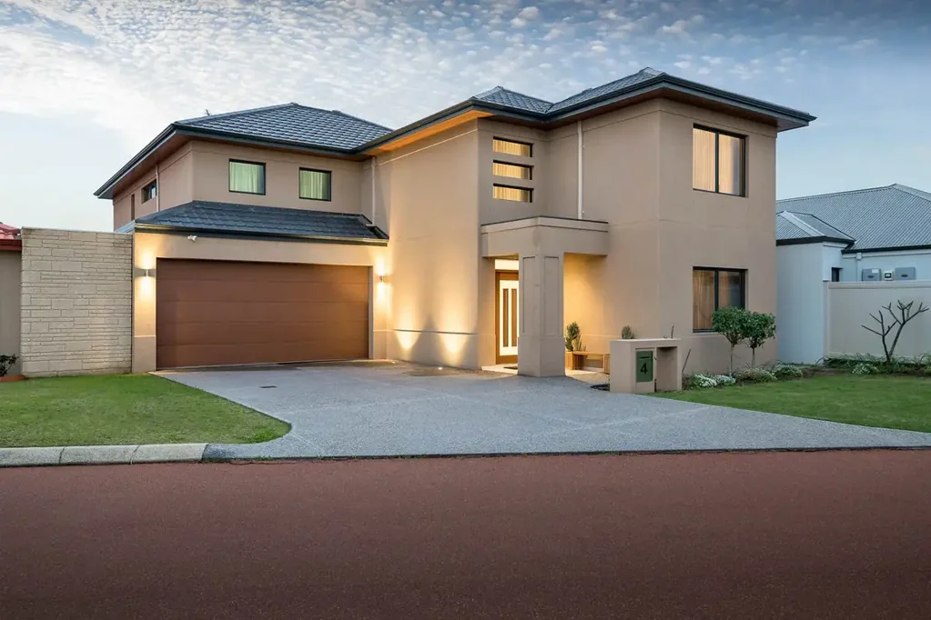 Luxury Living in Sought-After Roselea Estate