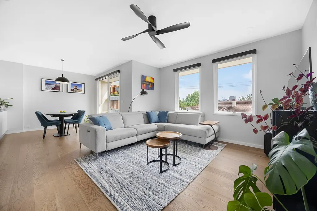 Prahran 2ਬੈੱਡਰੂਮ Top-Floor Luxury with Double Car Spaces