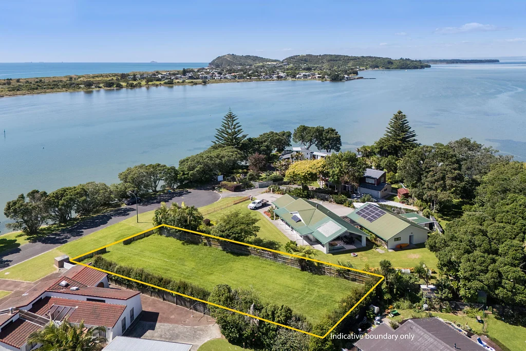 Athenree Prime 822 sqm Waterfront Section