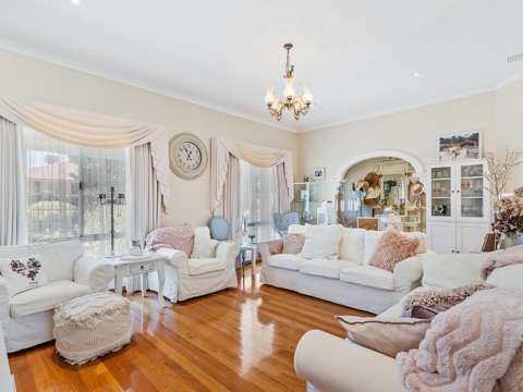 Ellenbrook 4 Bedroom Contemporary Classic...