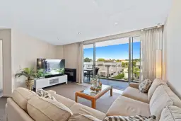 2318/2 Activa Way, Hope Island