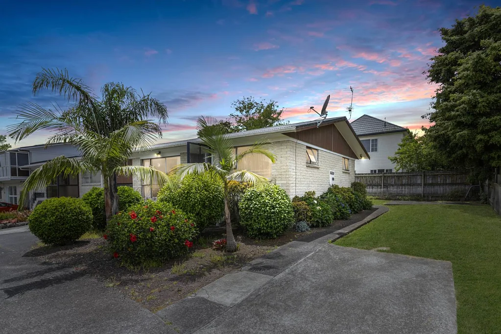 Avondale 2房  CITY FRINGE CORNER UNIT – BIG ON SPACE & POTENTIAL