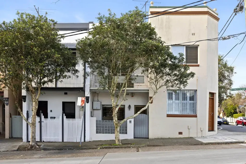 Dulwich Hill 4कमरा First Time Offered in 53 Years – A Spacious Dulwich Hill Terrace with Outstanding Potential