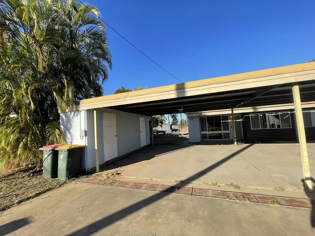 2 Bedroom duplex with double carport