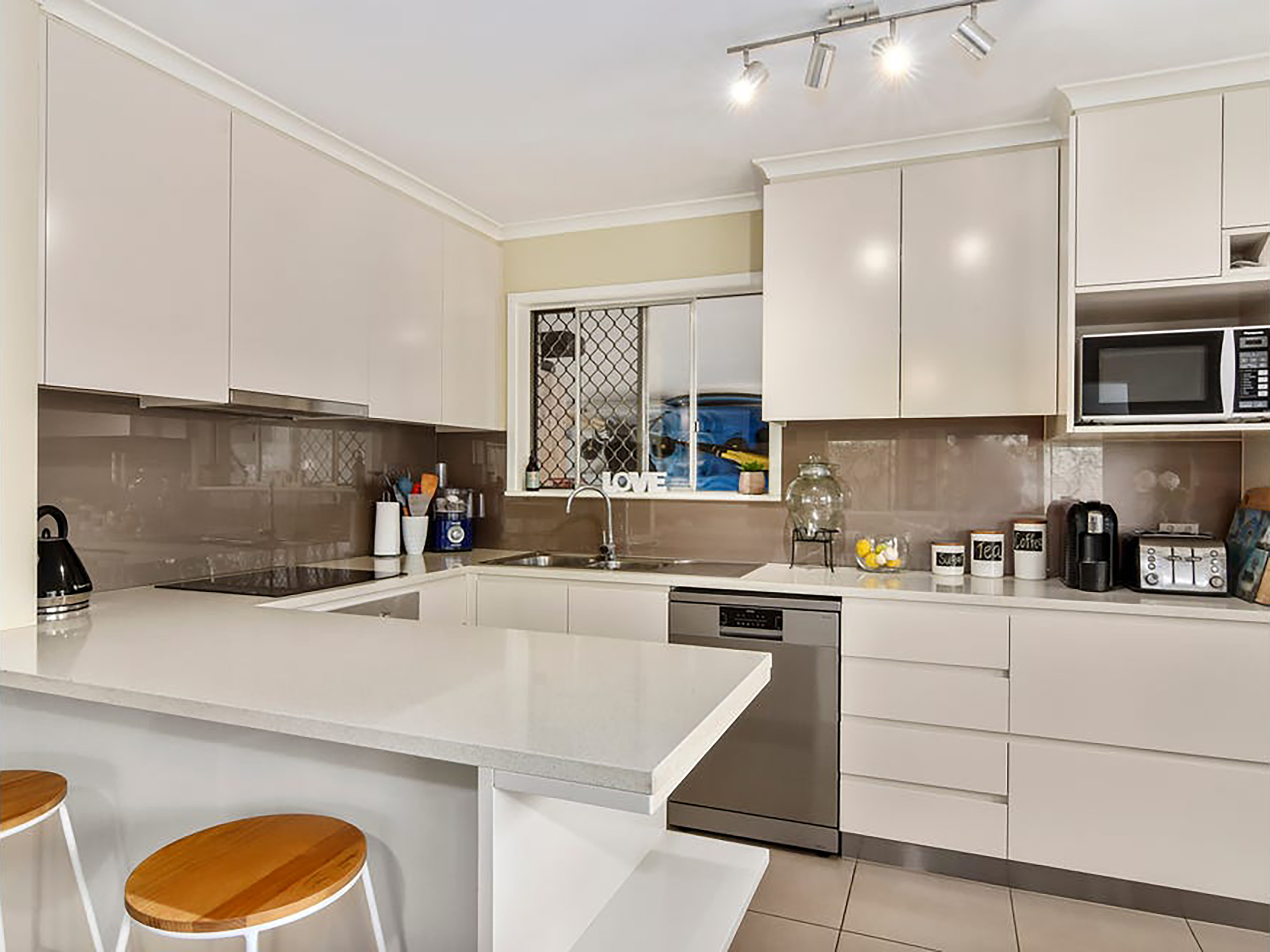 44 PARR ST, BIGGERA WATERS QLD 4216, 0 Schlafzimmer, 0 Badezimmer, House