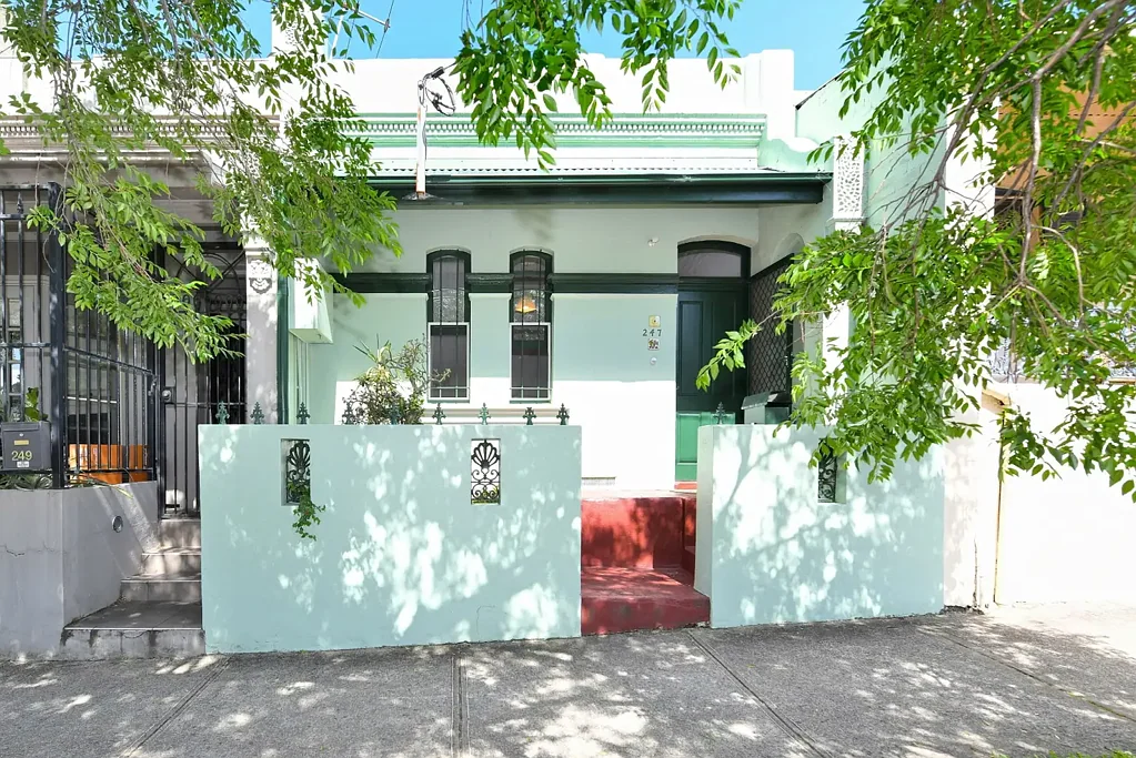 Charming Terrace With In Prime Location