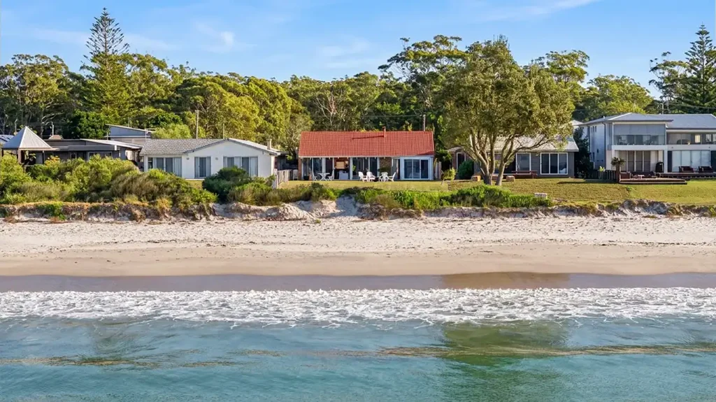 Callala Beach 4房  Absolute Beachfront at Callala's Secluded End