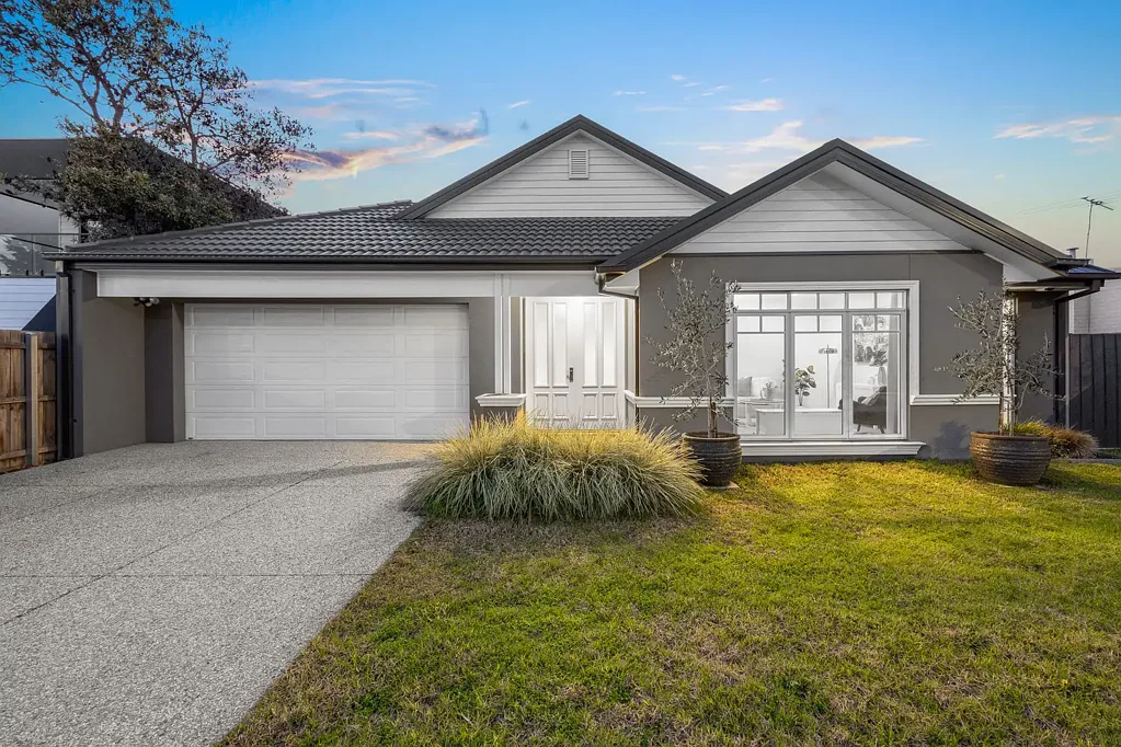 77 Bondi Road, Bonbeach, VIC 3196