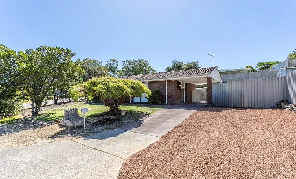 SPACIOUS 3x1 REPRESENTS FAMILY LIVING AT ITS BEST!