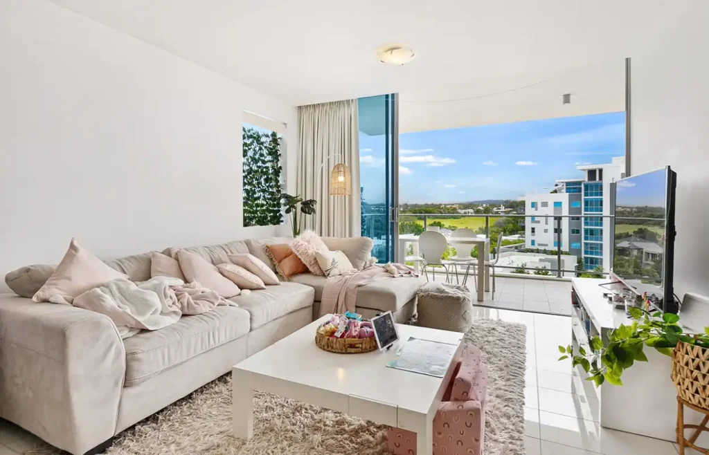 Modern 2 Bedroom Apartment with Study as 3rd Room!