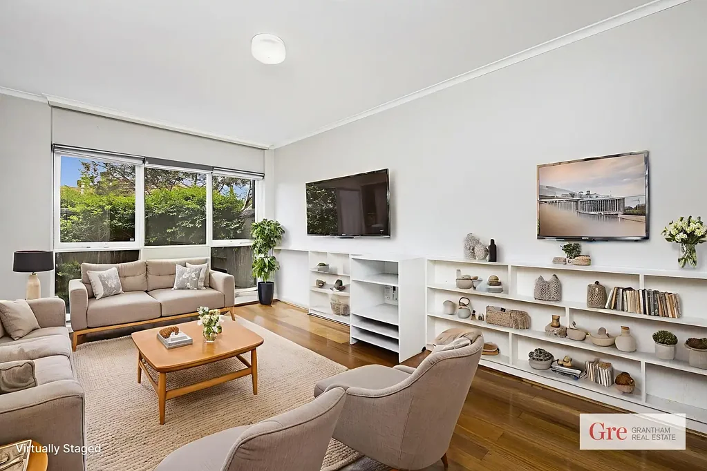 Brunswick West 2Kwarto Classic style apartment with yard