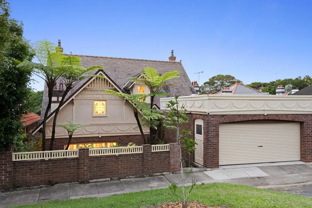 Cremorne Point 5ห้องนอน Federation home with exquisite character and style