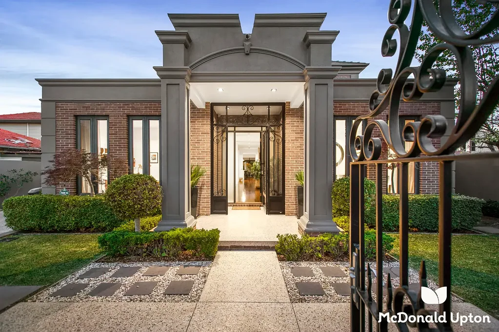 Essendon 4બેડરૂમ Mar Lodge Masterpiece Offering Class, Comfort & Clever Expanse