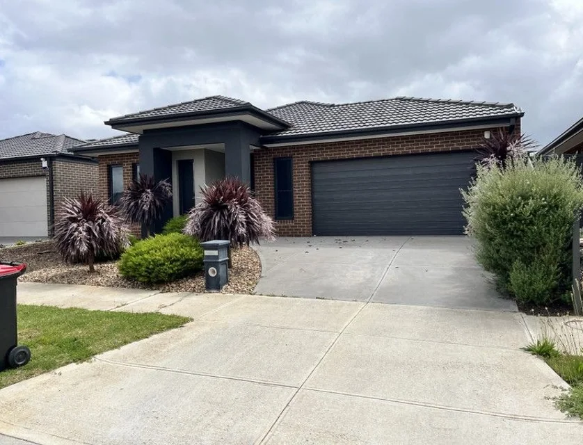 10 Mossman Grove, Cobblebank, North West Melbourne, 4房, 2浴, House