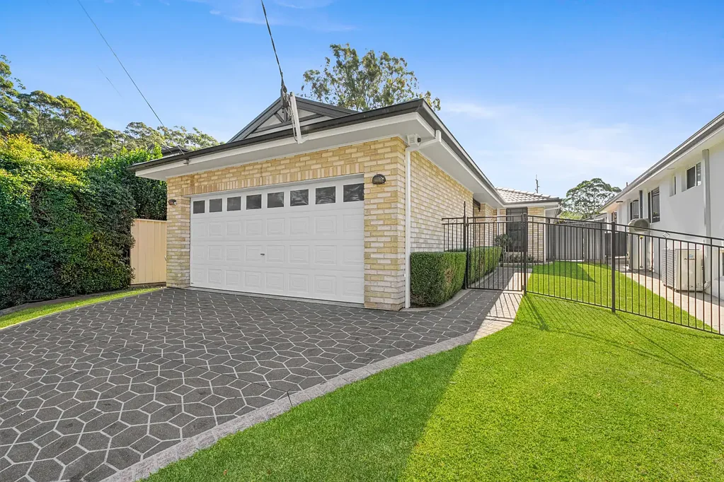 Springfield 4房  A Private Family Retreat Designed for Modern, Low-Maintenance Living