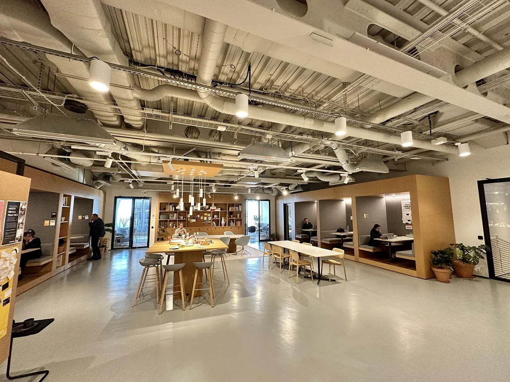 Auckland Central Private and premium: PWC Tower