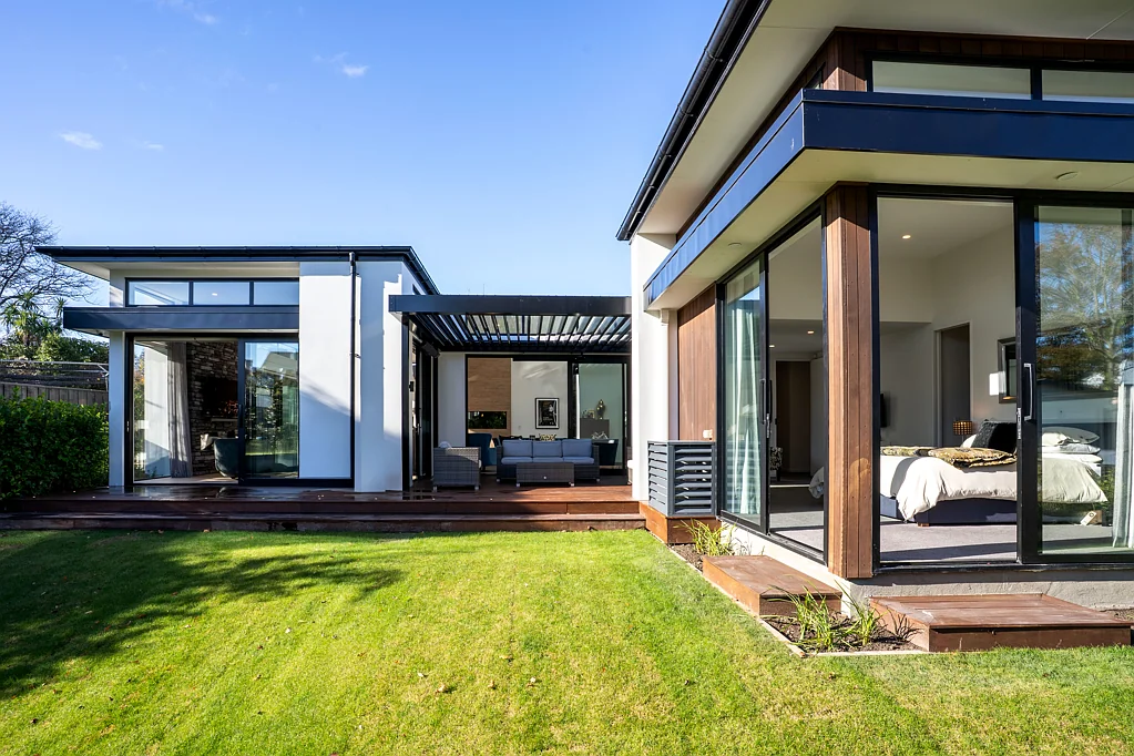 Fendalton 4Kwarto Exquisite Single Level Living on 923 sqm