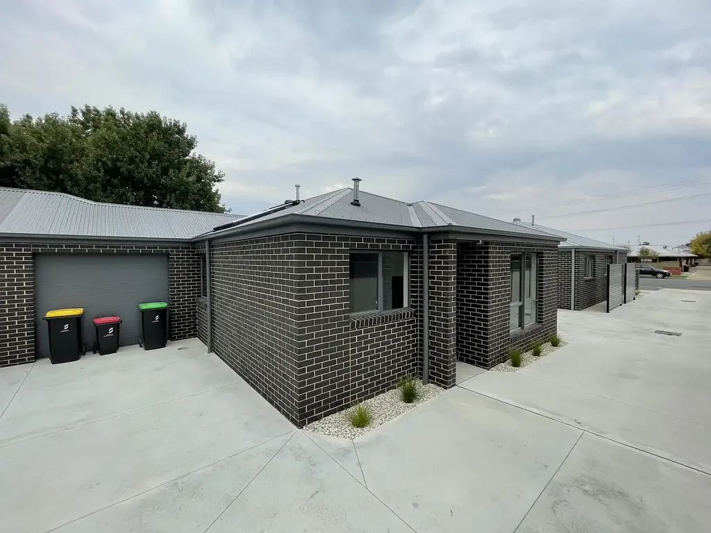 CENTRALLY LOCATED 3 BEDROOM UNIT