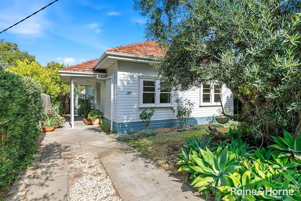 13 Blackshaws Road, Newport, VIC 3015