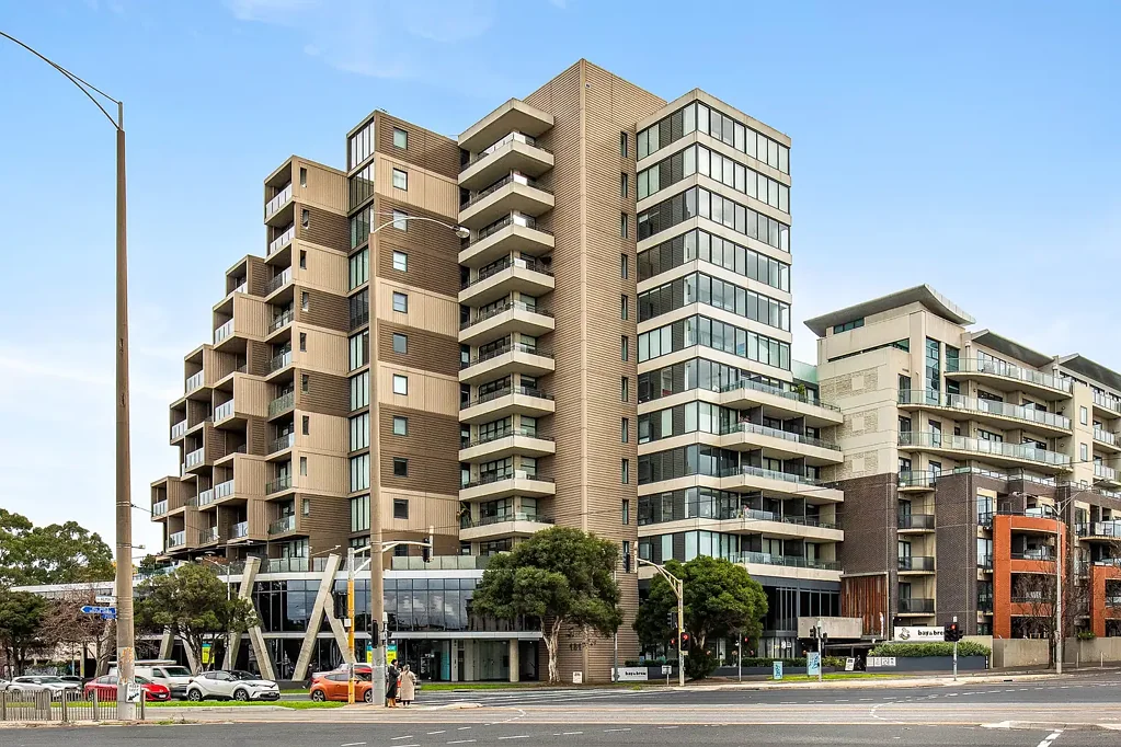 Fully Furnished - Stylish St Kilda Apartment