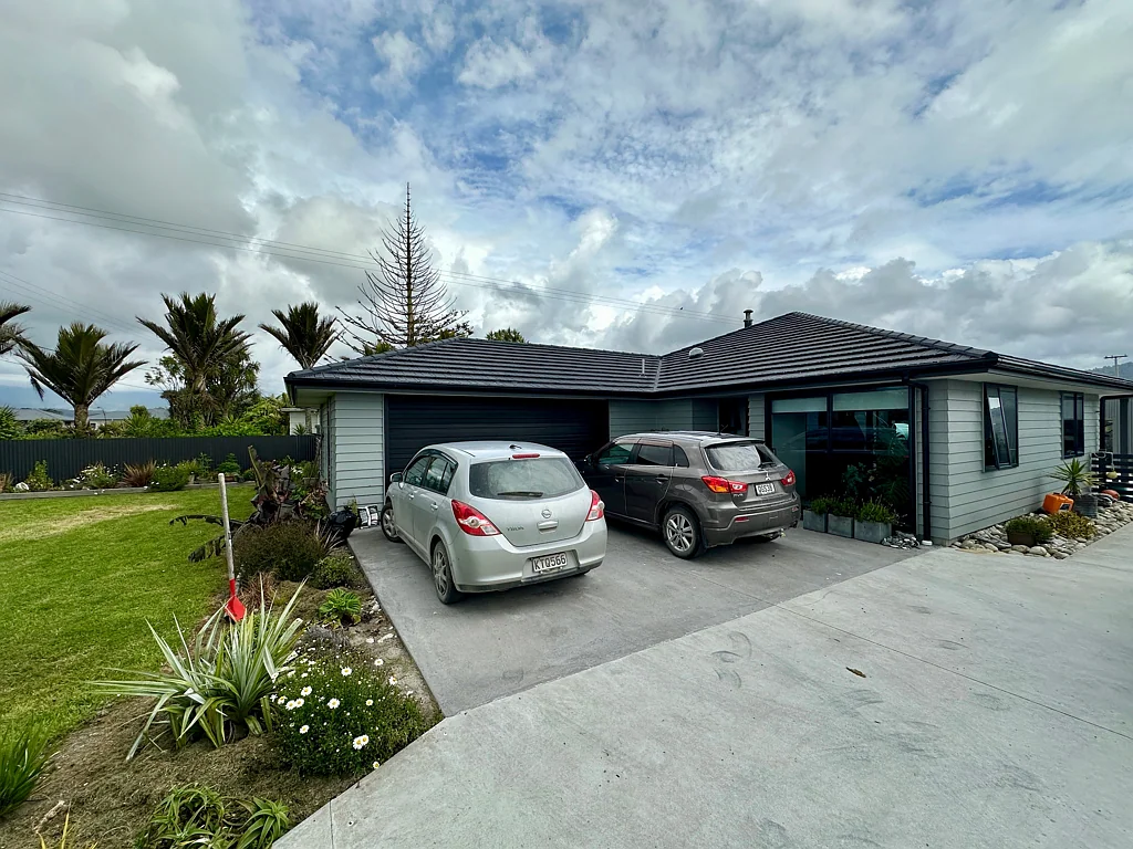 Karamea 3 Bedroom Brand Spanker