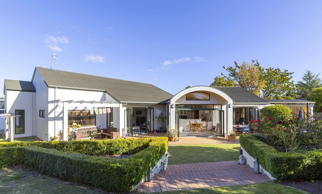 Hilltop 3 Bedroom Designed for Family Living